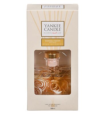 Yankee Reed Diffuser Vanilla Satin Review