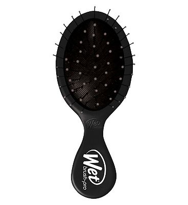 Wet Brush LIL- Blackout Review