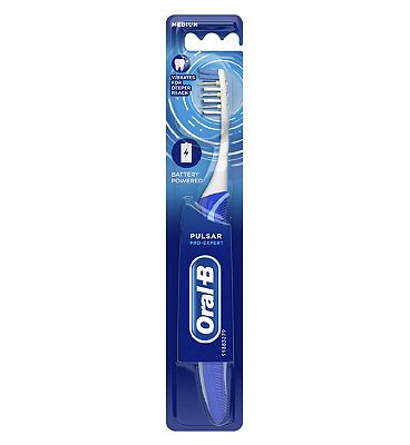 Oral-B Pro-Expert Pulsar 35 Angle Medium Manual Toothbrush