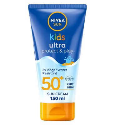 NIVEA SUN Kids Suncream Lotion Extra Water Resistant SPF 50+, Swim & Play, 150 ml