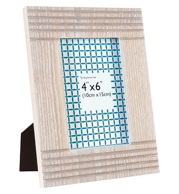 Image of Anker Lined Wooden Photo Frame - 6 x 4