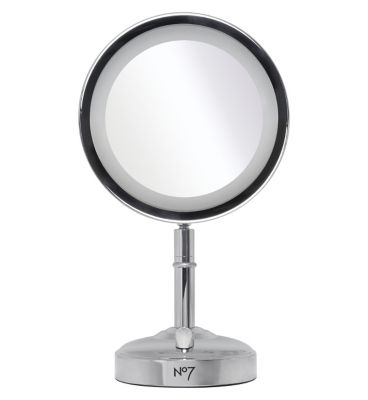 round light up mirror