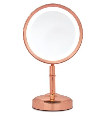 light up magnifying mirror