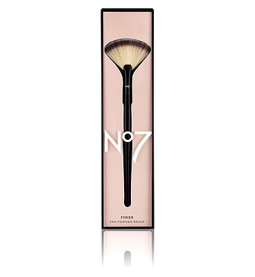 No7 Fan Powder Brush