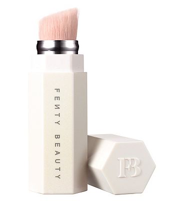 Fenty Beauty Portable Highlighter Brush 140