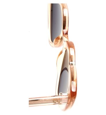 Catch London Queen image number 3