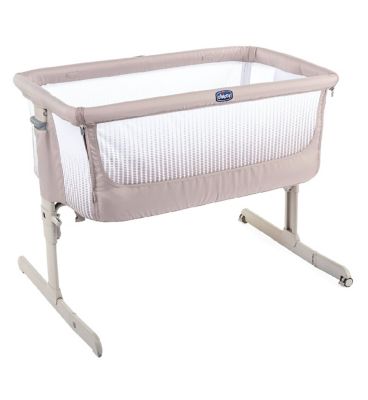 boots chicco next to me