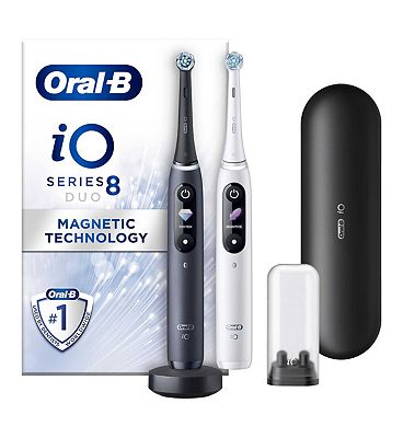 Oral-B iO8 Electric Toothbrush White Alabaster & Black Onyx Duo Pack