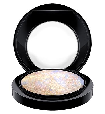 MAC Mineralize Skinfinish Soft and Gentle soft and gentle
