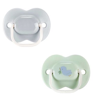 Tommee Tippee Night Time Soothers, BPA-Free Silicone Baglet, Inc Steriliser Box, 6-18m, Pack of 2 Dummies