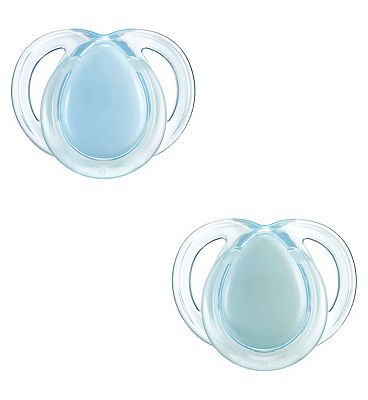 Tommee Tippee Nighttime soother, 0-6 months, 2 pack of glow in the dark soothers with reusable steri