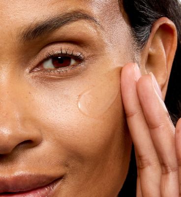 No7 Lift & Luminate Triple Action Serum 30ml (6)