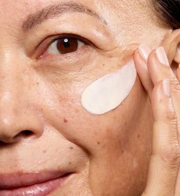 No7 Restore & Renew Multi Action Day Cream 50ml (5)