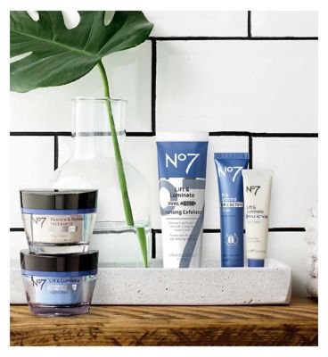 No7 Lift & Luminate Dual Action Cleansing Exfoliator 100ml (6)