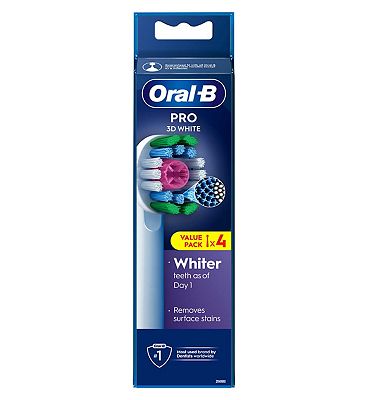 Oral-B 3D White Toothbrush Head with CleanMaximiser Technology, 4 Pack