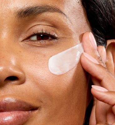 No7 Lift & Luminate TRIPLE ACTION Night Cream Enhanced Formula 50ml (6)