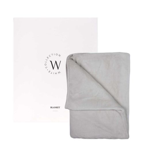 The White Collection AW Blanket