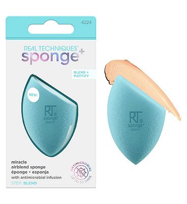 Real Techniques The Miracle Airblend Sponge+ makeup sponge