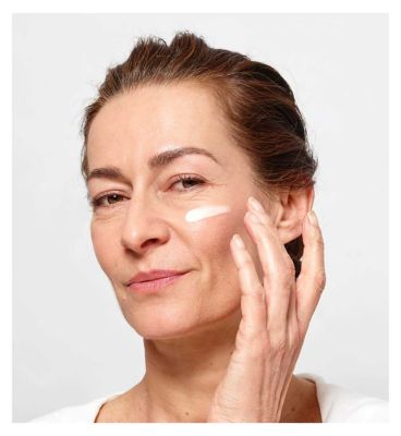 Age Perfect Revitalising Day Cream SPF 30 (6)