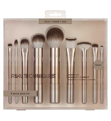 Real Techniques Au Naturale Brush Kit- 9 Piece Set - Boots