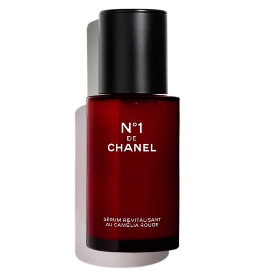CHANEL N°1 DE CHANEL REVITALIZING SERUM PREVENTS AND CORRECTS THE APPEARANCE OF THE 5 SIGNS OF AGING BOTTLE 30ml