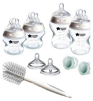 Tommee Tippee Natural Start Newborn Starter Set, 2 Anti-Colic Baby Bottles, Medium-Flow, Breast-Like