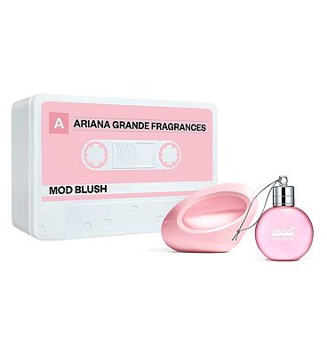 Ariana grande 2025 perfume set boots