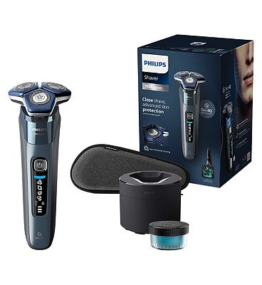 Philips Series 7000 Wet & Dry Electric Shaver with Pop-up Trimmer, Travel Case, Quick Clean Pod, App