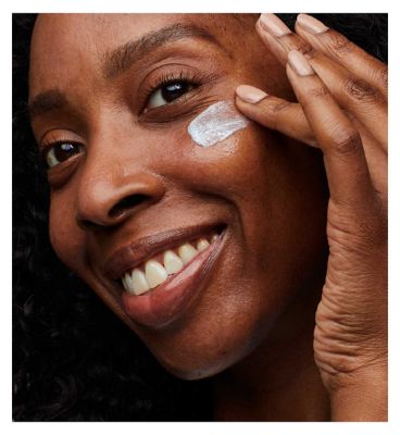 No7 HydraLuminous+ Dual Phase Mask 100ml (4)