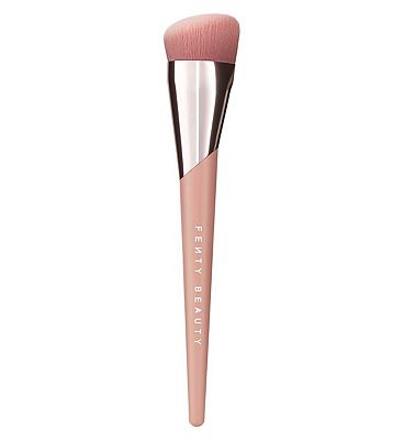 FENTY BEAUTY NATURAL LUMINOUS FOUNDATION BRUSH 145