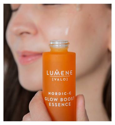 LUMENE Nordic-C Glow Boost Essence Serum with Vitamin C & Hyaluronic Acid 30ml (8)