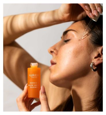 LUMENE Nordic-C Glow Boost Essence Serum with Vitamin C & Hyaluronic Acid 30ml (9)