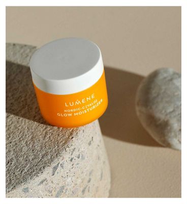 LUMENE Nordic-C Glow Moisturizer with Vitamin C and Hyaluronic Acid 50 ml (15)