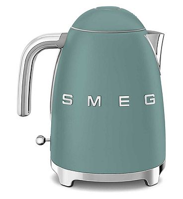 SMEG emerald green kettle matte lim edit