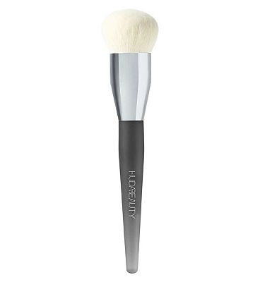 Huda Beauty Base Brush