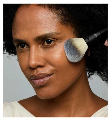 No7 Pro Artist Set The Scene Loose Setting Powder Translucent (3)