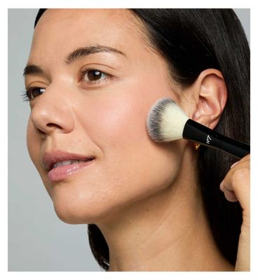 No7 Pro Artist Luxe Liquid Blush (3)