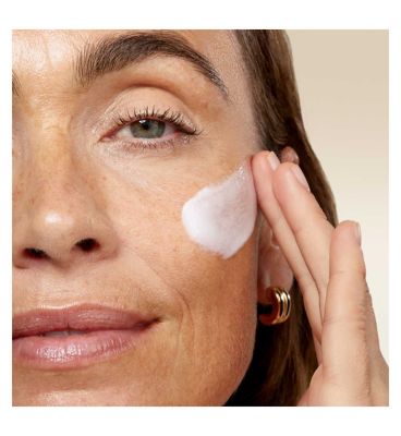 No7 Future Renew Peptide Cleanser 150ml (3)