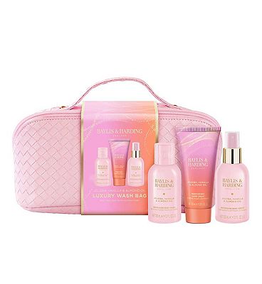 Baylis & Harding Jojoba, Vanilla & Almond Oil Luxury Wash Bag Gift Set