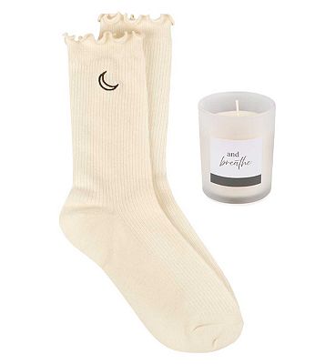 Un:wind Scented Candle & Sock Gift Set, One Size 4-8