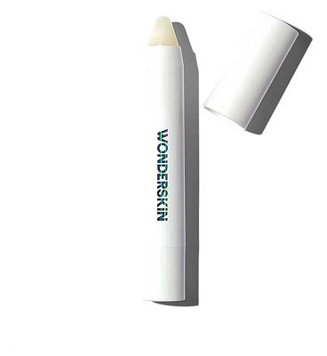 Wonderskin Wonder Blading 3 in 1 Lip Scrub - 3g