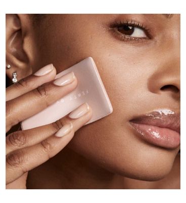 Fenty Beauty Mini Invisimatte Instant Setting + Blotting Powder 3.52g (7)