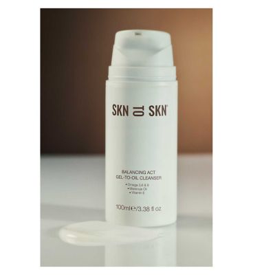 SKN TO SKN Balancing Act Gel-to-Oil Cleanser 100ml (6)