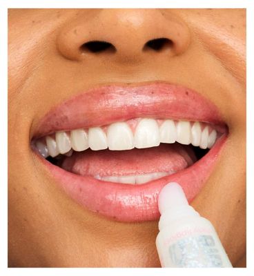 essence BIRTHDAY BOMB shiny lipgloss 01 Cake My Day! 10ml (5)