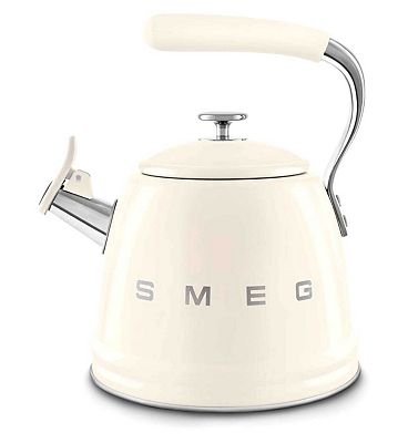 Smeg Whistling Kettle in Cream