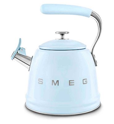 Smeg Whistling Kettle in Pastel Blue