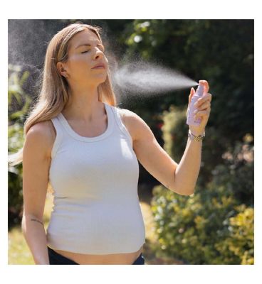 Bloom And Blossom One Hot Mama Revitalising Face & Body Mist 100ml Cracker (6)