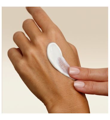 No7 Future Renew Hand Cream SPF15 75ml (5)