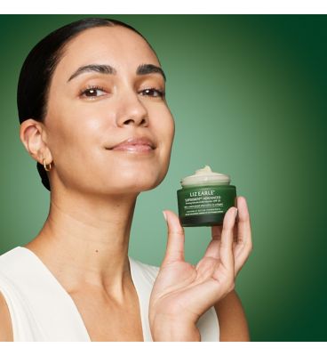 Liz Earle Superskin Advanced Serum In Moisturiser SPF 20 50ml (9)